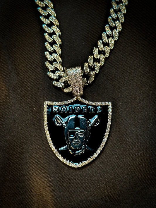Necklace Raiders